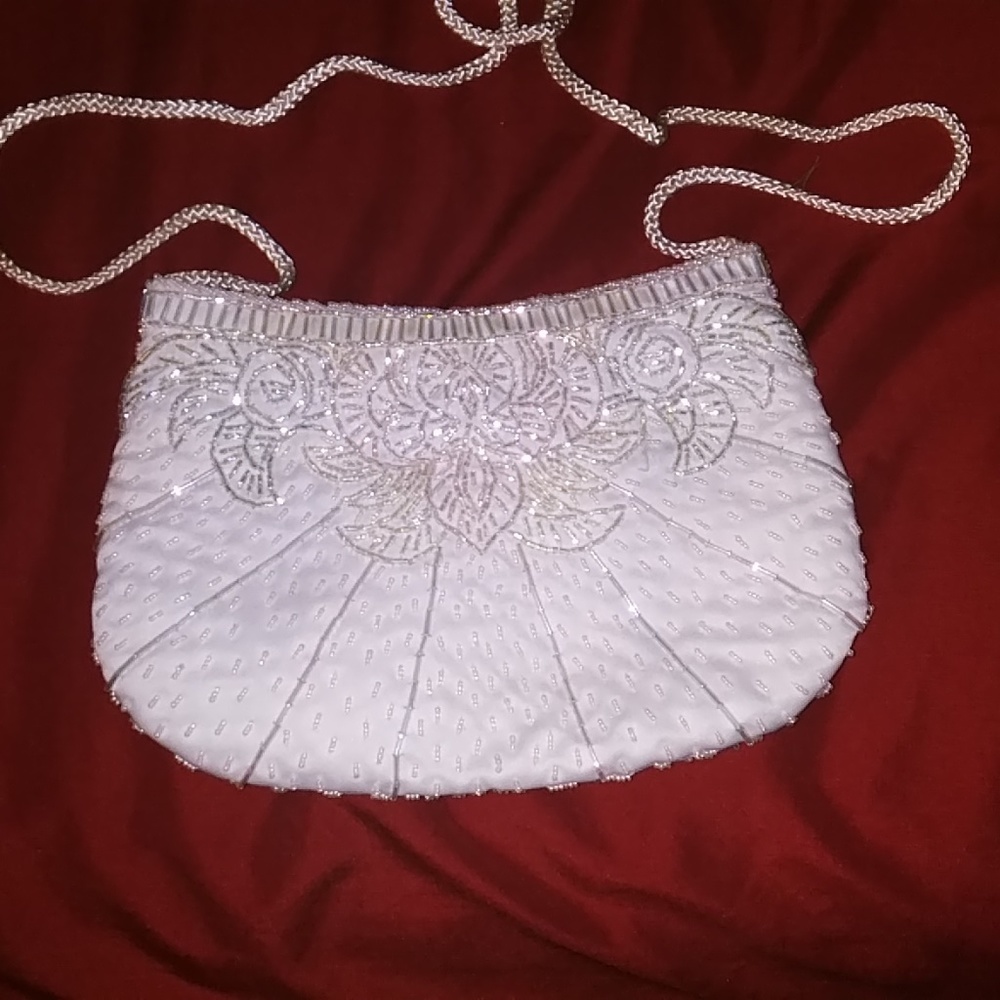 LA REGALE BEADED HAND BAGS